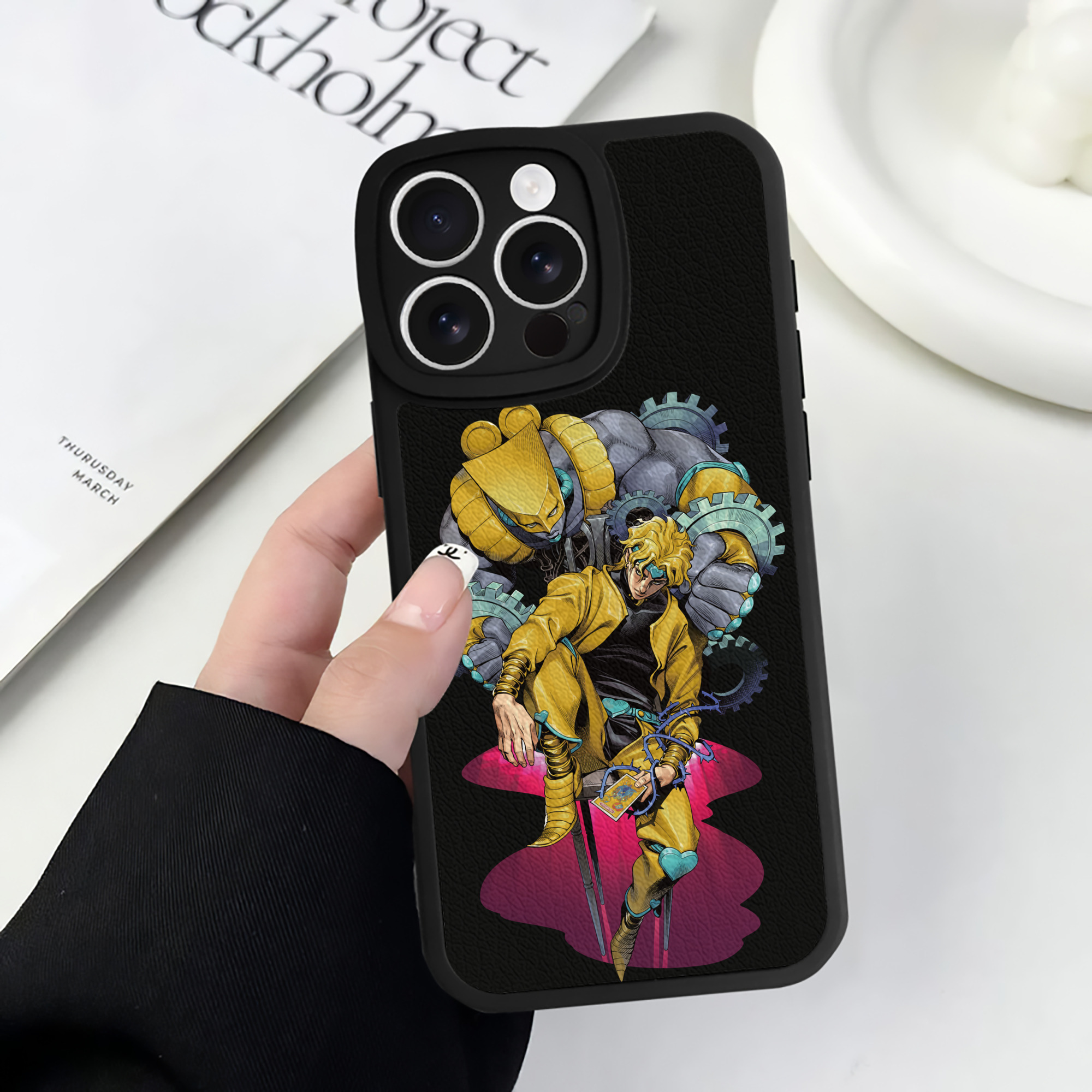 （画像用） ジョジョの奇妙な冒険 ディオ?ブランドー JoJo's Bizarre Adventure Dio Brando 【iPhone 16シリーズ対応】シリコンスマホケース（レザー調） 材質：シリコン